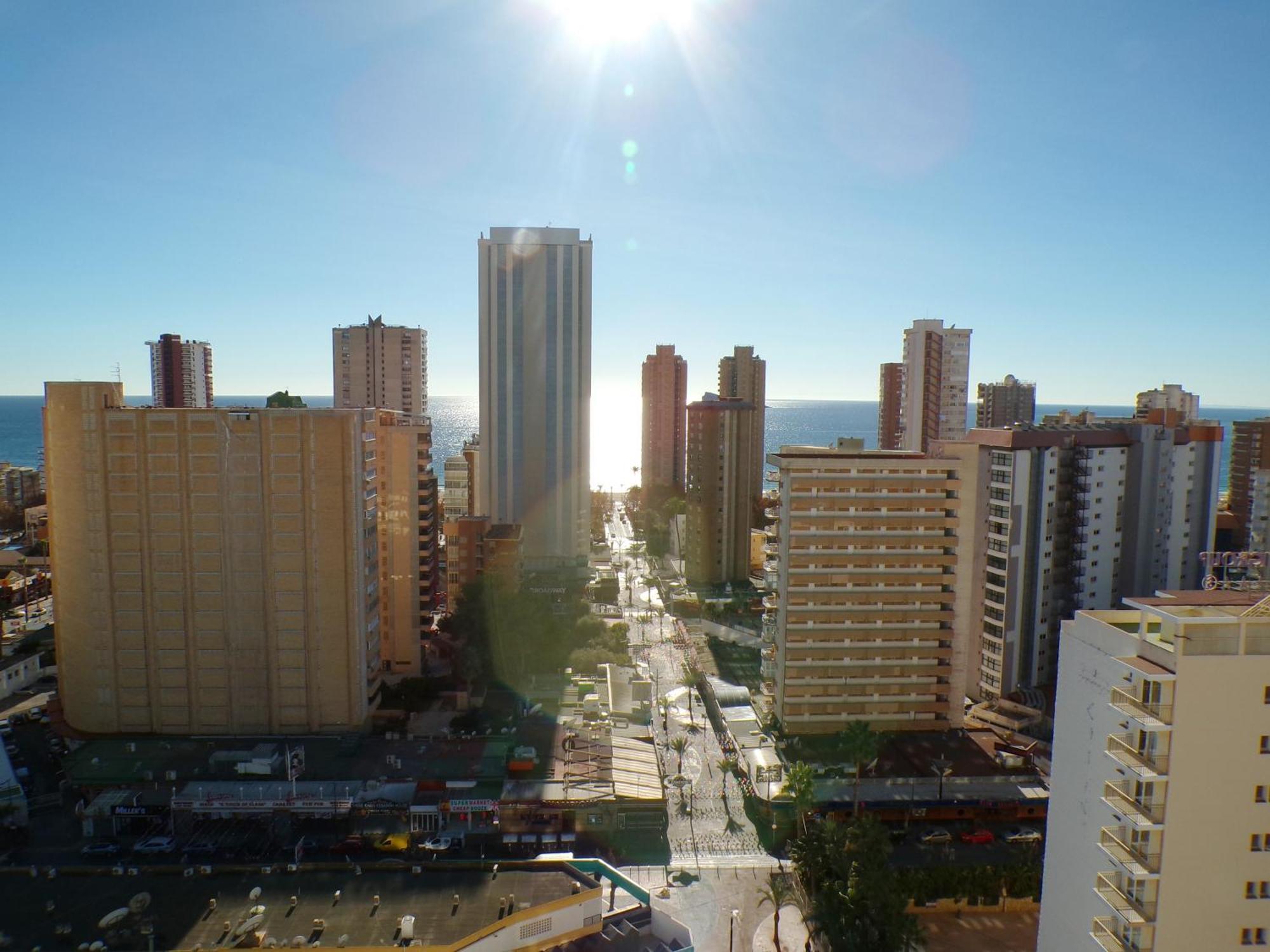 Apartamento Torre Domo Бенидорм Екстериор снимка