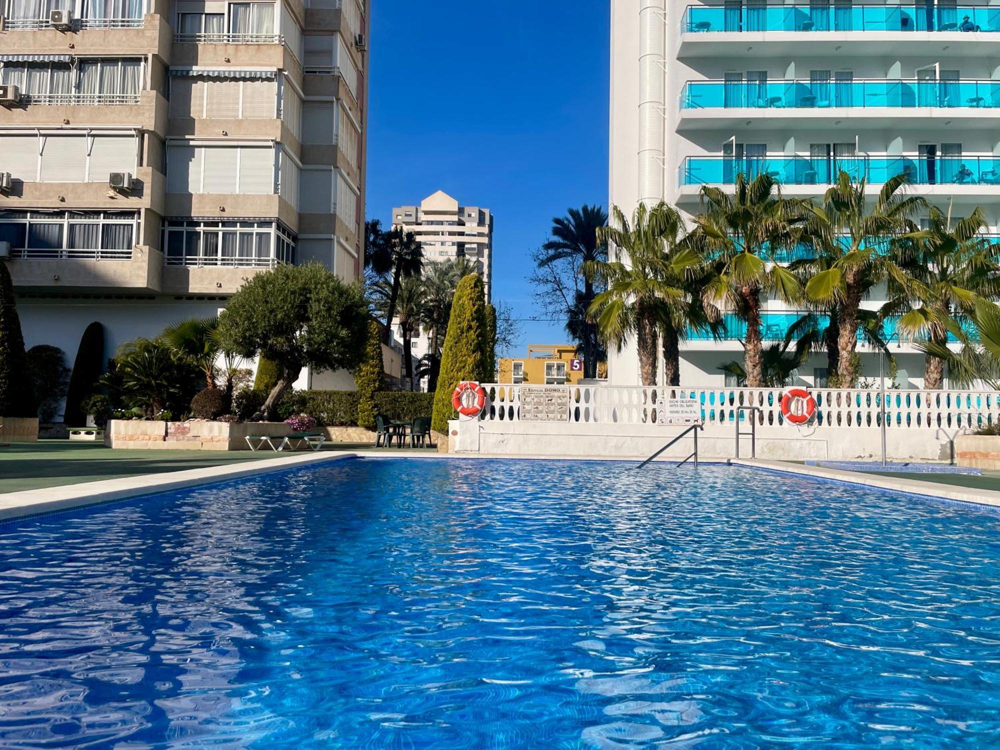 Apartamento Torre Domo Бенидорм Екстериор снимка